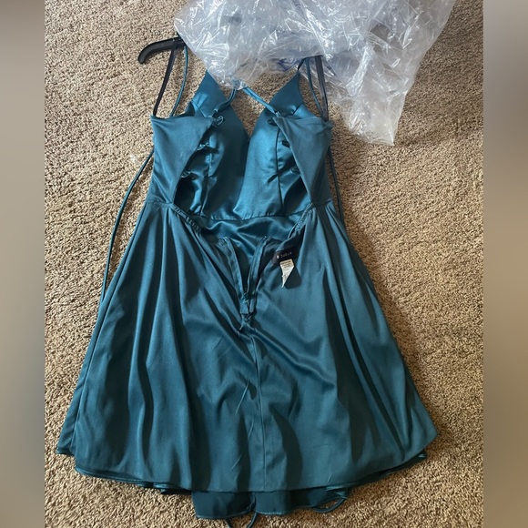 Homecoming dress - Picture 2 of 2